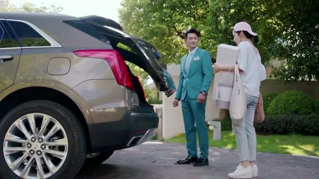 温暖的弦:小助理怎么也打不开后备箱,总裁随便脚一晃竟然开了?