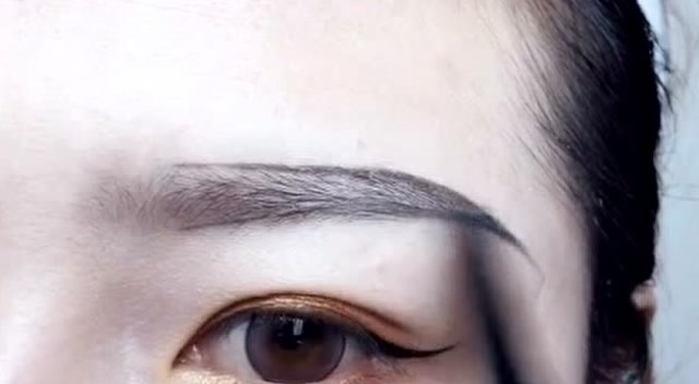 干净利落的眉毛,适合圆脸的妹子们,温柔圆弧眉