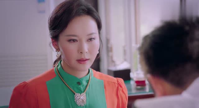 杨清试穿婚纱,潘大为口水都要流下来了,简直美若天仙