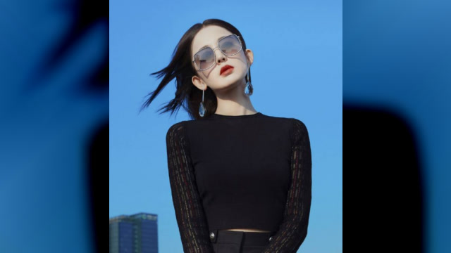 古力娜扎时髦个性写真图片,清爽耐看风采卓然