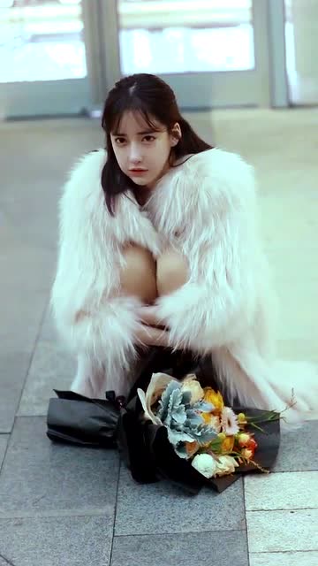 意气风发的潘十亿,居然流浪街头了!