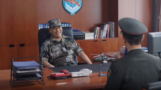 特种兵霹雳火突击队成立飞狼亲自担任教官旅长开心的不行