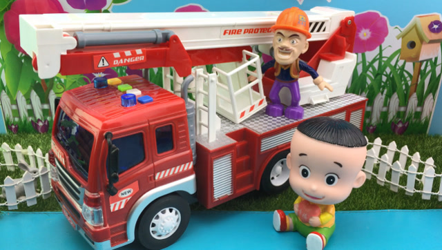 益智早教工程车,熊出没光头强大头儿子玩转会讲故事消防车!