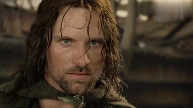 《魔戒3》:戒灵袭杀希优顿王,王女勇敢挑战戒灵,一剑将其刺死