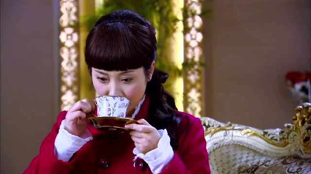 孤胆英雄:高明下班回家,怎料见到红梅也在,顿时懵了