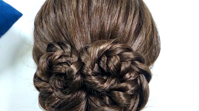 适合30到50岁的妈妈款,这样编发简单时尚,减龄有气质