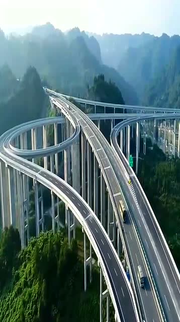 你没有见过的中国高速公路,十分震撼,致敬了不起的工程师!
