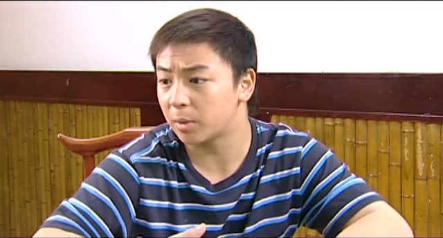 少年赌圣:小胖子用特异功能变牌,怎料一天只能变两次,遇上美女还不