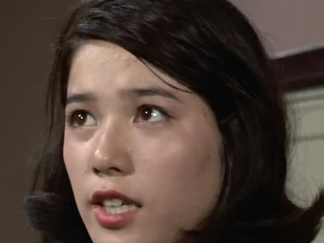 赛文奥特曼奇怪的黑影出现在安奴的房间还对她和团说起了自己的事