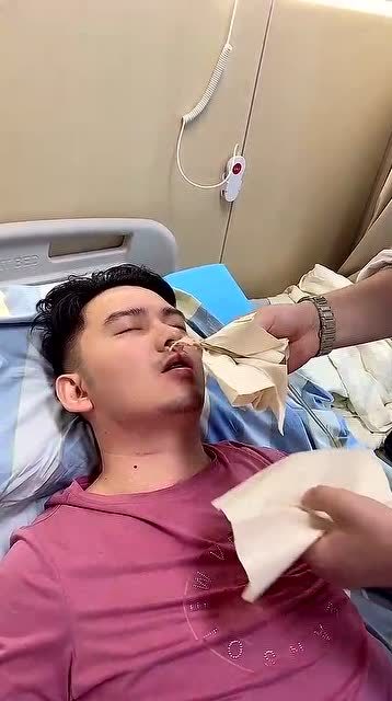 第二次插胃管再也不想经历插胃管和拔胃管的这个过程了实在是太难受了