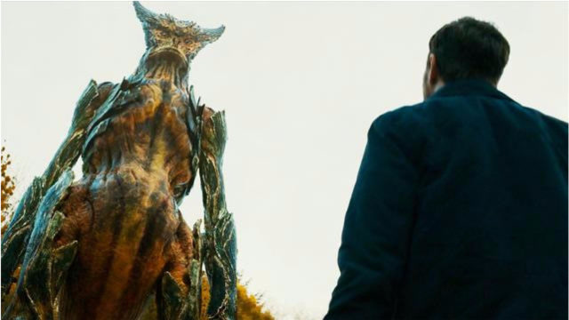 妹子打不过汉子,叫来怪兽约架!4分钟看完《克罗索巨兽》