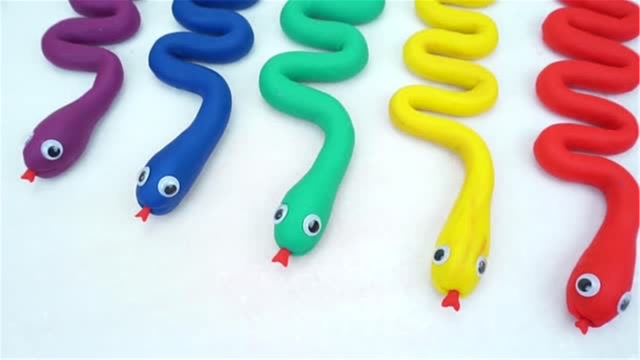 diy手工达人,教你用彩色粘土制作可爱的彩虹蛇