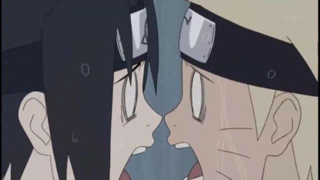 火影:鸣人和佐助手粘在一块,想通过跳崖解开又亲一起了