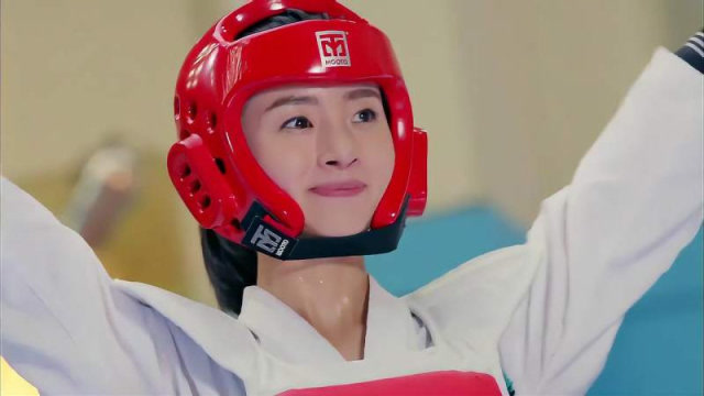 旋风少女:百草参加沈柠特训营,两年时间扬眉吐气,终于夺得世界冠军