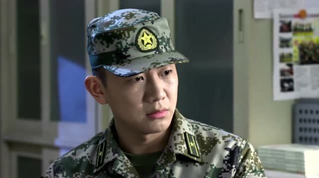 青春集结号耿队长找任天行说出藏手机的地方任天行吓了一跳