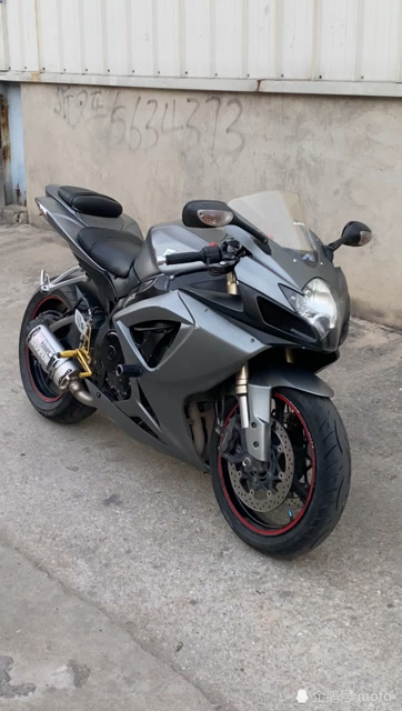 铃木gsx600俗称矮子乐16米轻松驾驭