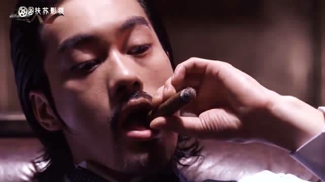 梳背头抽雪茄,一梭子弹送你回老家,斧头帮老大就是这么猛!