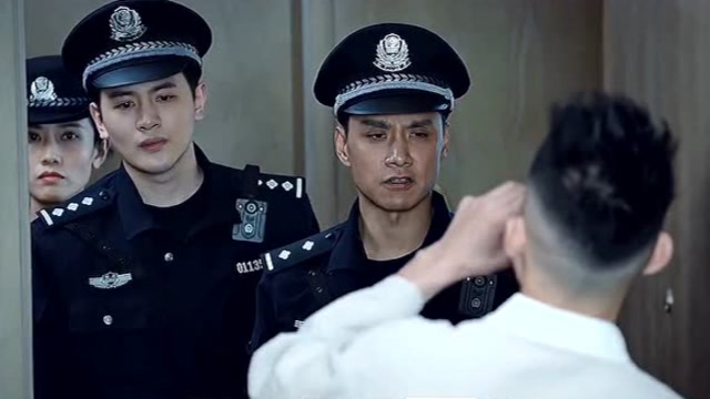 帅哥约美女结果被套路警察直接找上门来男孩子出门外保护好自己