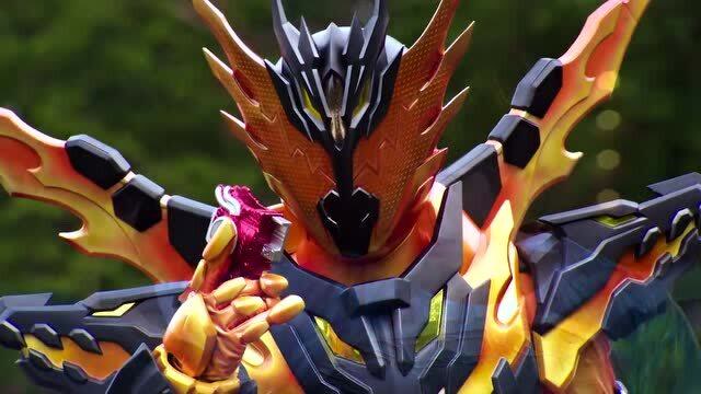 假面骑士岩浆龙并不吃瘪搭配危险扳机能一拳打败e总