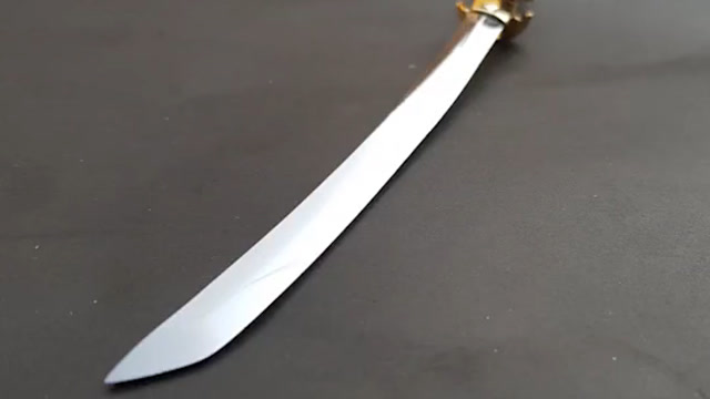 生锈螺栓改造迷你武士刀