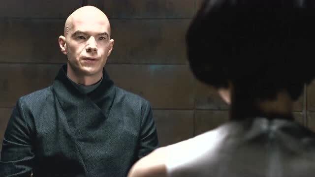 《云图》中的高科技:和人一模一样有血有肉的人造克隆人,全息图像房间