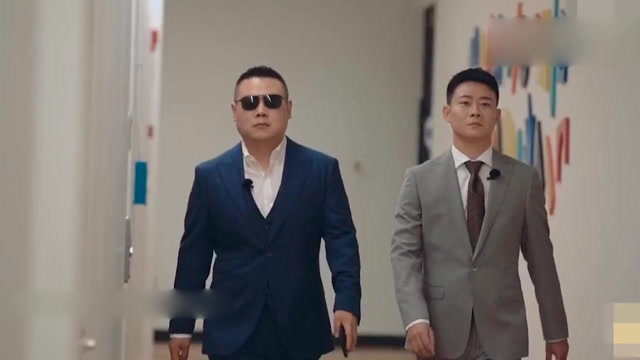 德云斗笑社:岳云鹏穿上西装气质都变了