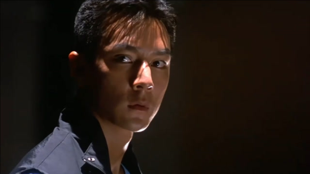 野兽之瞳:吴彦祖早期电影,小伙调查哥哥的死因,上头了