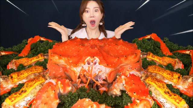 韩国美女太土豪,买回一只10斤重帝王蟹,蟹腿也太粗了吧!