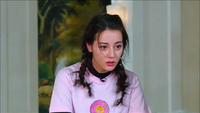 奔跑吧:热巴不会游泳,却受到特殊待遇,跑男团心疼不已!