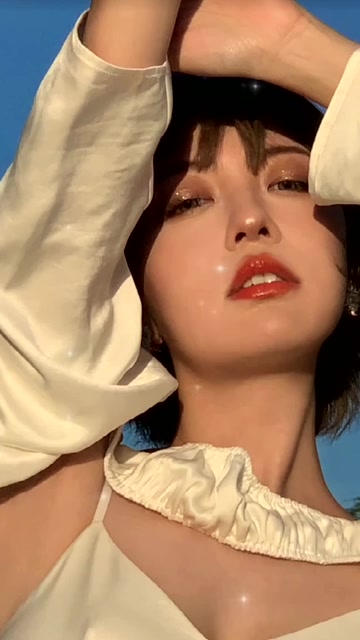 绝绝子方彬涵白裙超性感姐姐气质真绝了