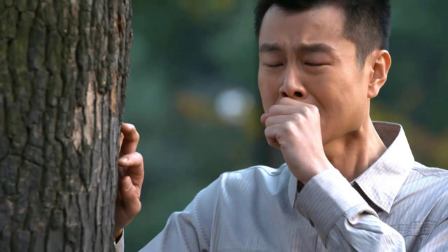 两个女人的战争心爱的女人跟别人在一起赵子博痛哭流泪