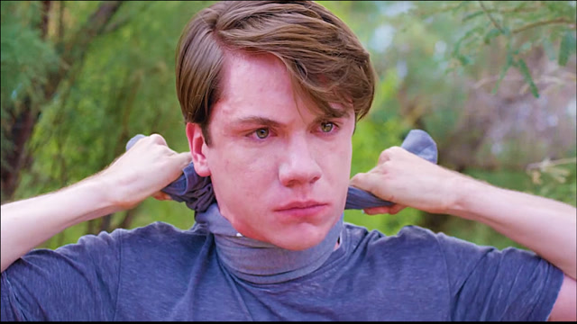 废材少年意外获得超能力,任何伤害都能反弹到对方身上