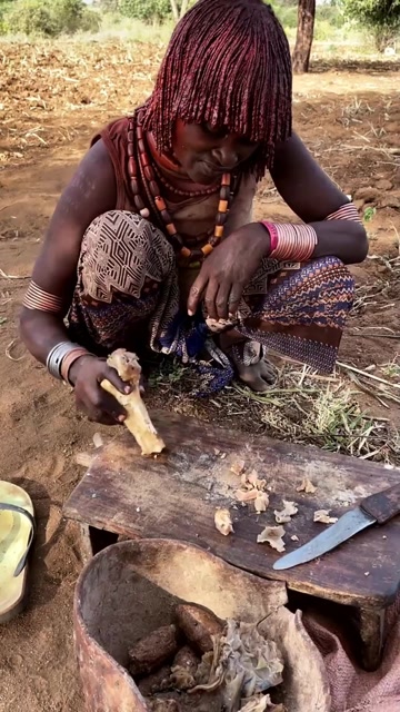 实拍非洲原始部落吃饭,眼前这一幕,真庆幸自己生在中国!