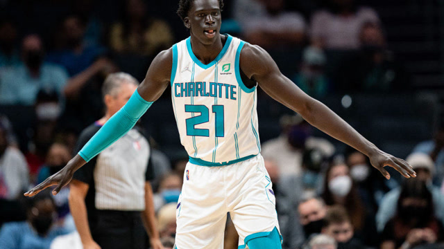 【今日最佳扣篮】jt-索尔轻舒猿臂双手隔扣