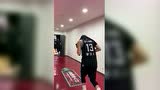 辽宁男篮走出更衣室蓄势待发 郭艾伦最后一个出来眼神坚定