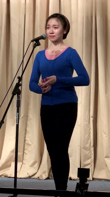 京剧梅派新秀王艺臻在天华景戏院清唱西施片叚