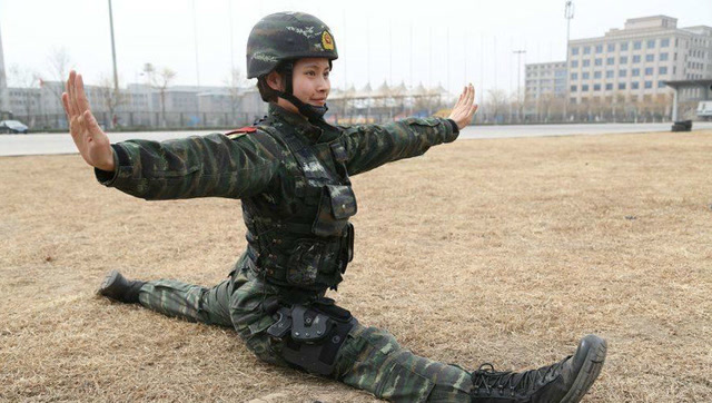 天鹰女子突击队各个身怀绝技曾让外军特种兵起立致敬