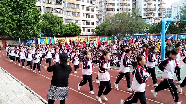 广东省清远市清城区凤鸣小学 动感中队(五(5)中队跑操表演)