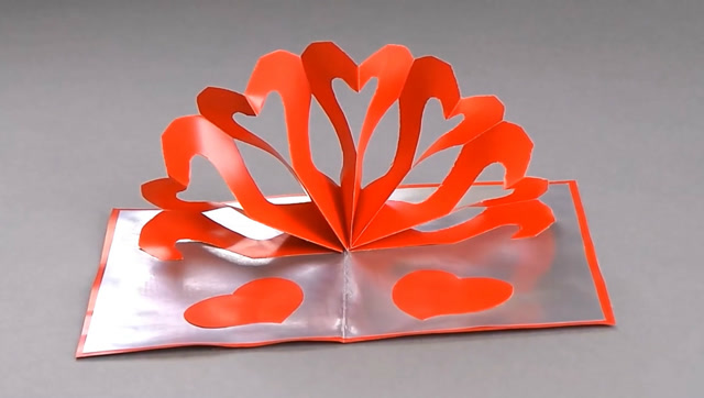 手工折纸 3分钟做个简单好看的立体镂空拉花卡片