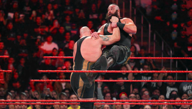 大秀哥在"地狱牢笼"中被黑羊狂揍,又被马克亨利抱起重摔!