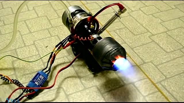 自制的小型涡轮发动机,安装在无人机上应该超好