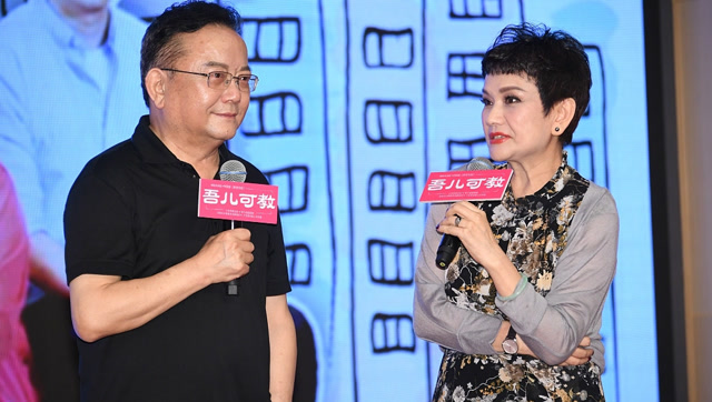 一曲《绒花》唱尽主持人王刚和妹妹半生的经历和情感