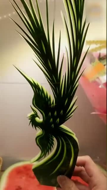 西瓜皮雕刻,只有厨师才有这技术!