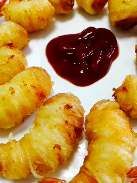 芳芳做美食,给大家分享金缕虾的做法,金黄酥脆特别好吃