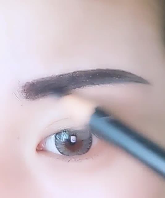 秋娘眉古代流行的一款眉毛,你喜欢吗?喜欢的就学起来吧!