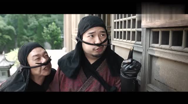 《新乌龙院》:开头俩笨贼,爆笑开场!