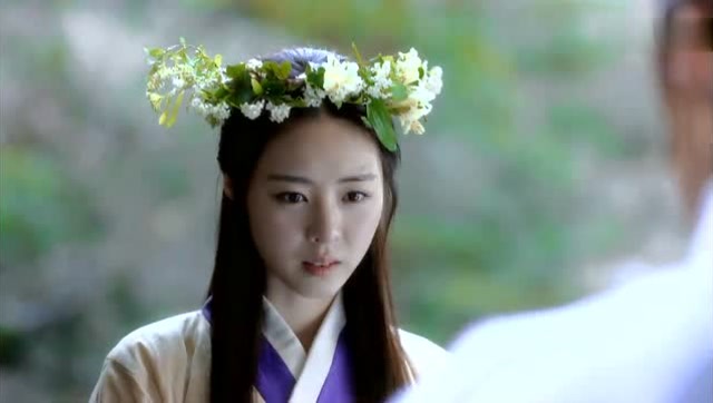 九家之书:九尾狐爱上西花,西花为爱自杀拯救九越灵