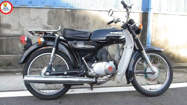 85年原装进口的suzuki k90摩托车,拾掇后启动了声音依旧清脆悦耳