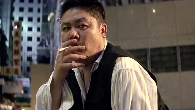 《机动部队之警例》林雪追捕劫匪在小巷里踩到香蕉皮摔晕