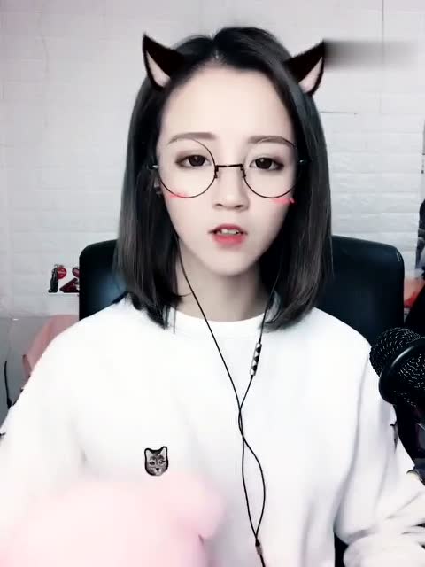 全网超火的莉哥,调皮起来是这么可爱,瞬间被你圈粉了!